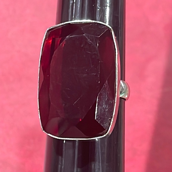 Garnet Ring - Picture 10 of 10